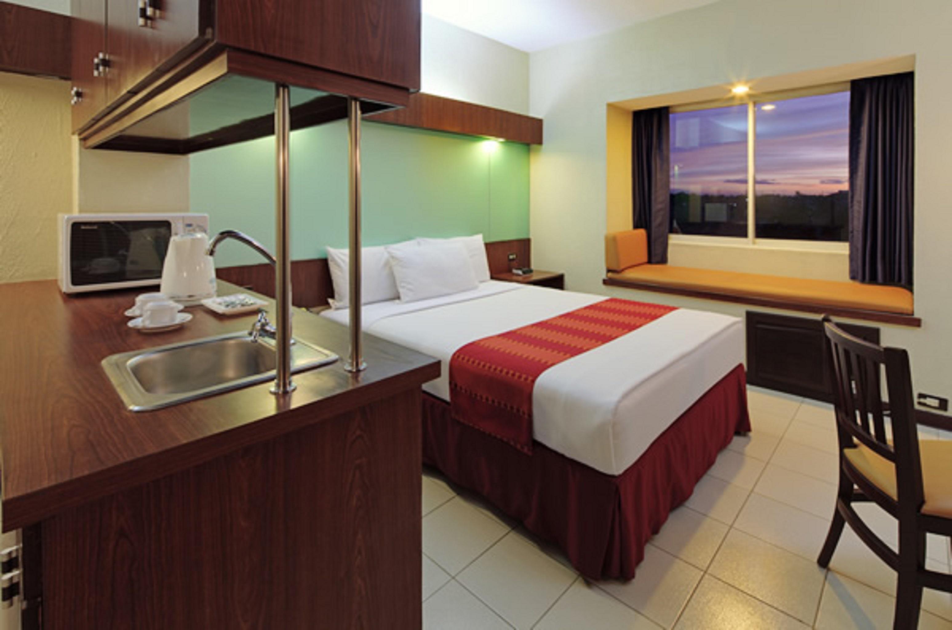 Microtel By Wyndham Eagle Ridge General Trias  Экстерьер фото