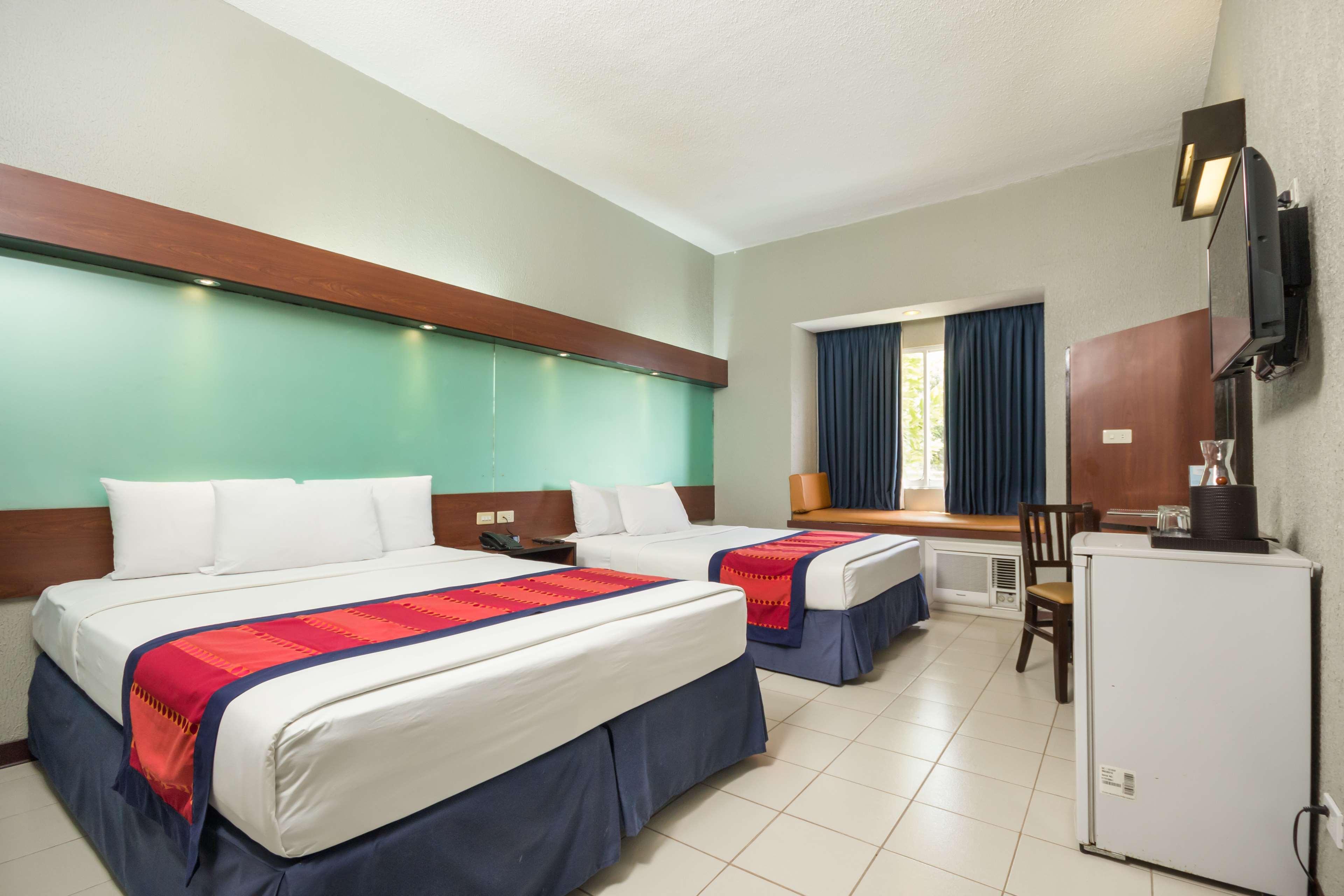 Microtel By Wyndham Eagle Ridge General Trias  Экстерьер фото