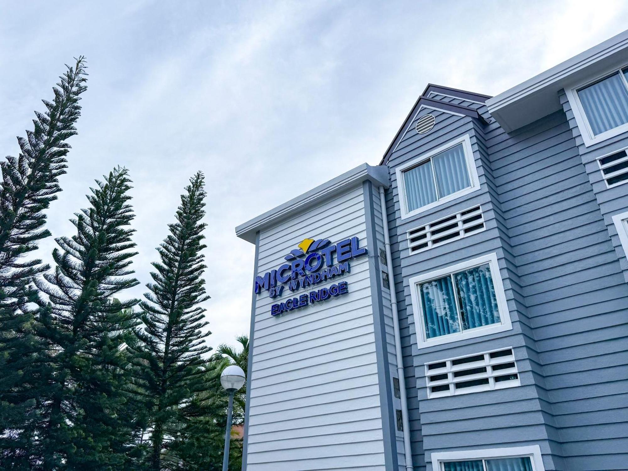Microtel By Wyndham Eagle Ridge General Trias  Экстерьер фото