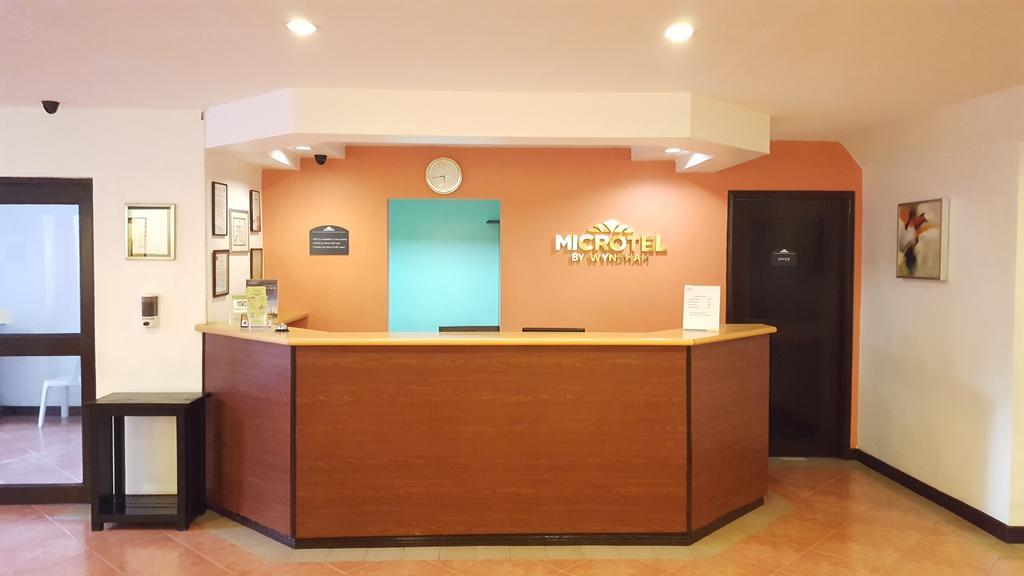 Microtel By Wyndham Eagle Ridge General Trias  Экстерьер фото