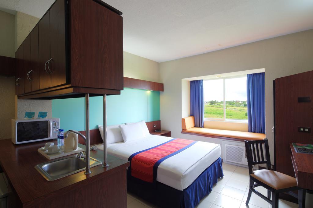 Microtel By Wyndham Eagle Ridge General Trias  Экстерьер фото